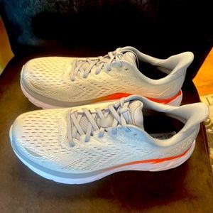 HOKA “Clifton” Blue fog